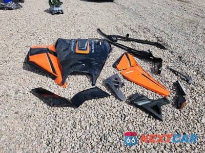 Zdjęcie 12 z 14 samochodu: 2017 POLARIS SLINGSHOT SLR VIN:57XAARFA5HH123H19 - miniatura