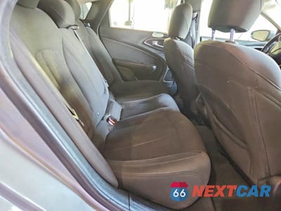 Zdjęcie 10 z 12 samochodu: 2015 CHRYSLER 200 LIMITED VIN:1C3CCCAB2FN660059 - miniatura