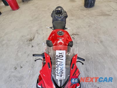 Piąte zdjęcie samochodu w środku: 2024 BMW S 1000 RR VIN:WB10E6309R6171787 - miniatura