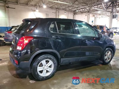 Trzecie zdjęcie samochodu z tyłu: 2020 CHEVROLET TRAX LS VIN:3GNCJKSB3LL297963 - miniatura