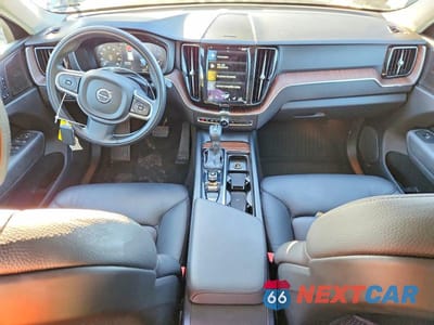 Zdjęcie 8 z 13 samochodu: 2021 VOLVO XC60 T5 MOMENTUM VIN:YV4102RK4M1835374 - miniatura