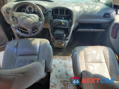 Zdjęcie 8 z 13 samochodu: 2002 CHRYSLER TOWN & COUNTRY LIMITED VIN:2C8GP64L12R670620 - miniatura