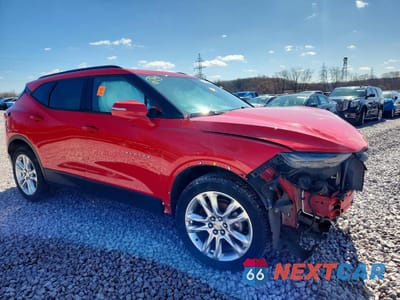 Czwarte zdjęcie samochodu z boku: 2019 CHEVROLET BLAZER 3LT VIN:3GNKBHRS6KS689289 - miniatura