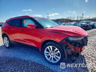 Czwarte zdjęcie samochodu z boku: 2019 CHEVROLET BLAZER 3LT VIN:3GNKBHRS6KS689289 - miniatura