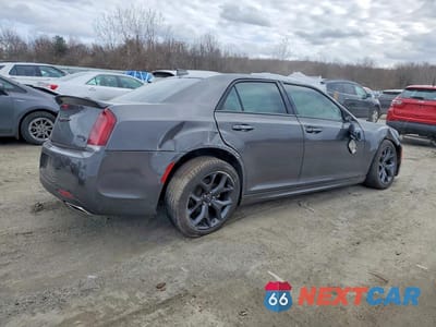 Trzecie zdjęcie samochodu z tyłu: 2023 CHRYSLER 300 S VIN:2C3CCABT7PH706331 - miniatura