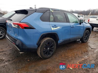 Trzecie zdjęcie samochodu z tyłu: 2024 TOYOTA RAV4 HYBRID XSE VIN:4T3E6RFV8RU167582 - miniatura