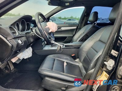 Zdjęcie 7 z 11 samochodu: 2012 MERCEDES-BENZ C 250 VIN:WDDGF4HB2CA605877 - miniatura