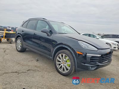 Czwarte zdjęcie samochodu z boku: 2016 PORSCHE CAYENNE SE HYBRID VIN:WP1AE2A23GLA17626 - miniatura