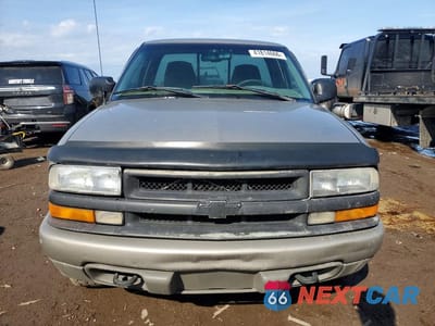 Piąte zdjęcie samochodu w środku: 2000 CHEVROLET S TRUCK S10 VIN:1GCDT14W8Y8205690 - miniatura