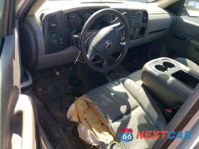 Zdjęcie 8 z 12 samochodu: 2011 GMC SIERRA K1500 VIN:1GTN2TEAXBZ212728 - miniatura