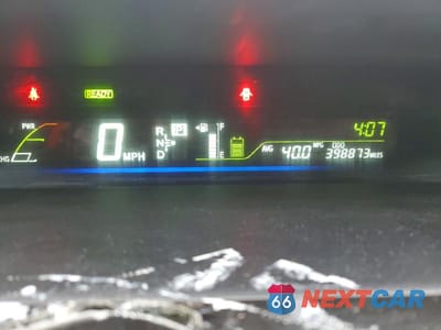 Zdjęcie 9 z 12 samochodu: 2012 TOYOTA PRIUS V TWO VIN:JTDZN3EU3C3080614 - miniatura