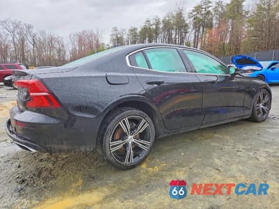 Trzecie zdjęcie samochodu z tyłu: 2022 VOLVO S60 B5 INSCRIPTION VIN:7JRL12FL7NG162649 - miniatura