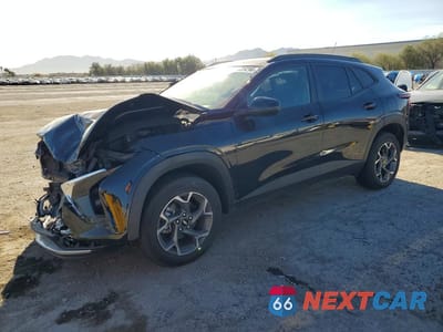 2025 CHEV TRAX 1LT KL77LHEP4SC036136 - główne zdjęcie licytacji z USA - miniatura