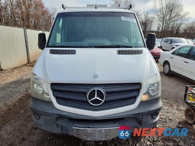 Piąte zdjęcie samochodu w środku: 2014 MERCEDES BENZ SPRINTER 2500 VIN:WD3PE7DC2E5900576 - miniatura