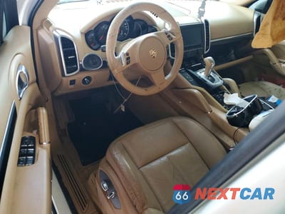 Zdjęcie 8 z 12 samochodu: 2011 PORSCHE CAYENNE VIN:WP1AA2A28BLA01944 - miniatura