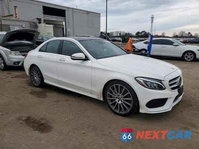 Czwarte zdjęcie samochodu z boku: 2018 MERCEDES-BENZ C 300 VIN:55SWF4JB6JU276474 - miniatura