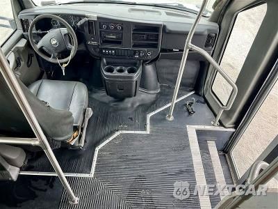 Zdjęcie 8 z 13 samochodu: 2014 CHEVROLET EXPRESS SHUTTLE BUS VIN:1GB6G5BG1E1175912 - miniatura