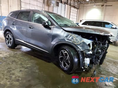 Czwarte zdjęcie samochodu z boku: 2023 KIA SPORTAGE LX VIN:KNDPU3AF8P7160913 - miniatura