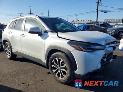 Czwarte zdjęcie samochodu z boku: 2024 TOYOTA COROLLA CROSS HYBRID SE VIN:7MUFBABG9RV029792 - miniatura
