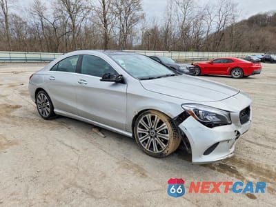 Czwarte zdjęcie samochodu z boku: 2019 MERCEDES-BENZ CLA 250 4MATIC VIN:WDDSJ4GB8KN722820 - miniatura
