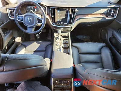 Zdjęcie 8 z 14 samochodu: 2020 VOLVO V60 CROSS COUNTRY T5 MOMENTUM VIN:YV4102WK6L1041236 - miniatura
