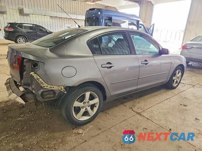 Trzecie zdjęcie samochodu z tyłu: 2005 MAZDA 3 I VIN:JM1BK32FX51317758 - miniatura