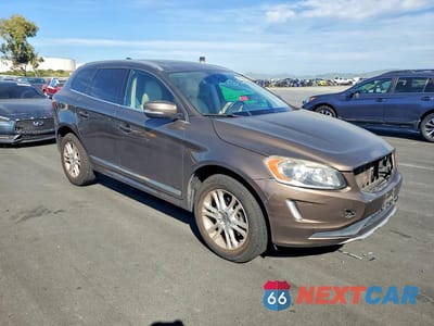 Czwarte zdjęcie samochodu z boku: 2015 VOLVO XC60 T5 PREMIER VIN:YV440MDK3F2697954 - miniatura