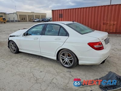 Drugie zdjęcie samochodu z przodu: 2014 MERCEDES-BENZ C 250 VIN:WDDGF4HB1ER309656 - miniatura