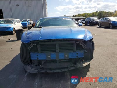 Piąte zdjęcie samochodu w środku: 2017 FORD MUSTANG VIN:1FA6P8THXH5343750 - miniatura