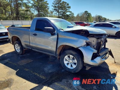 Czwarte zdjęcie samochodu z boku: 2025 CHEVROLET SILVERADO K1500 VIN:3GCNKAEK7SG150556 - miniatura
