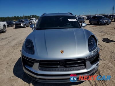 Piąte zdjęcie samochodu w środku: 2025 PORSCHE MACAN BASE VIN:WP1AA2A54SLB13215 - miniatura