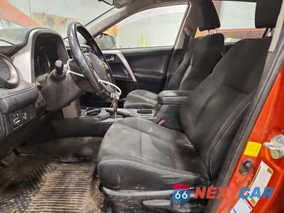 Zdjęcie 7 z 14 samochodu: 2016 TOYOTA RAV4 XLE VIN:JTMRFREV9GJ097699 - miniatura