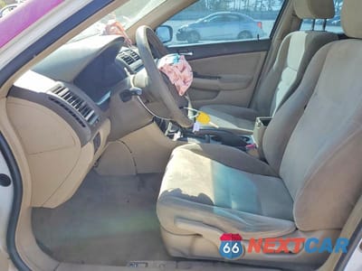 Zdjęcie 7 z 12 samochodu: 2003 HONDA ACCORD LX VIN:1HGCM56393A056440 - miniatura