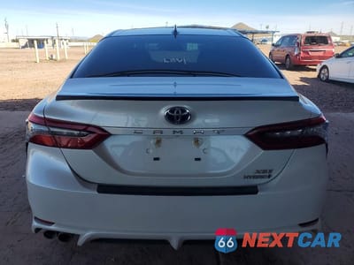 Zdjęcie 6 z 13 samochodu: 2022 TOYOTA CAMRY HYBRID XSE VIN:4T1K31AK6NU040102 - miniatura