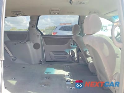Zdjęcie 11 z 13 samochodu: 2004 TOYOTA SIENNA LE 7 PASSENGER VIN:5TDZA23C54S100166 - miniatura