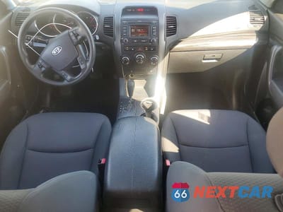 Zdjęcie 8 z 13 samochodu: 2013 KIA SORENTO LX VIN:5XYKT3A6XDG410261 - miniatura