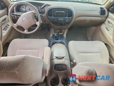 Zdjęcie 8 z 13 samochodu: 2004 TOYOTA SEQUOIA SR5 VIN:5TDBT44A94S230357 - miniatura