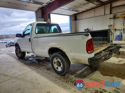 Drugie zdjęcie samochodu z przodu: 2005 FORD F250 VIN:1FTNF21555EB72402 - miniatura