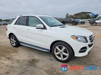 Czwarte zdjęcie samochodu z boku: 2017 MERCEDES-BENZ GLE 350 4MATIC VIN:4JGDA5HB2HA929089 - miniatura