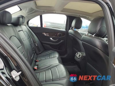 Zdjęcie 10 z 13 samochodu: 2017 MERCEDES-BENZ C 300 4MATIC VIN:55SWF4KB4HU203127 - miniatura