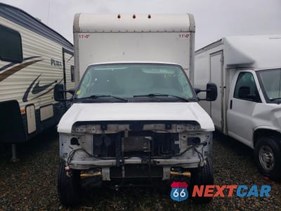 Piąte zdjęcie samochodu w środku: 2019 FORD E450 BOX TRUCK VIN:1FDXE4FS3KDC04122 - miniatura