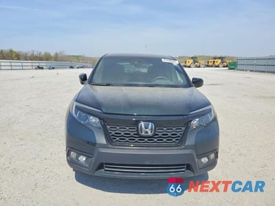 Piąte zdjęcie samochodu w środku: 2019 HONDA PASSPORT SPORT VIN:5FNYF7H25KB003092 - miniatura