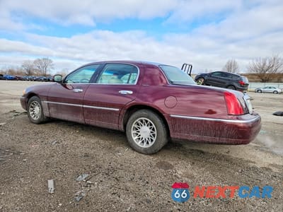 Drugie zdjęcie samochodu z przodu: 2000 LINCOLN TOWN CAR SIGNATURE VIN:1LNHM82W1YY794281 - miniatura