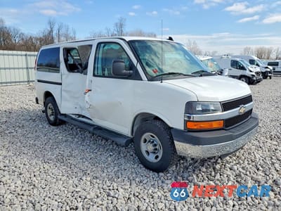 Czwarte zdjęcie samochodu z boku: 2016 CHEVROLET EXPRESS G3500 LT VIN:1GAZGMFG5G1292482 - miniatura