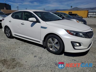 Czwarte zdjęcie samochodu z boku: 2015 KIA OPTIMA HYBRID BASE VIN:KNAGM4AD0F5084096 - miniatura