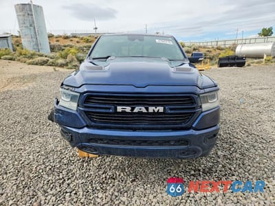 Piąte zdjęcie samochodu w środku: 2021 RAM 1500 LARAMIE VIN:1C6SRFJT4MN795712 - miniatura