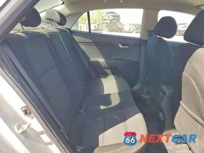 Zdjęcie 10 z 12 samochodu: 2021 KIA RIO S VIN:3KPA24AD5ME371756 - miniatura