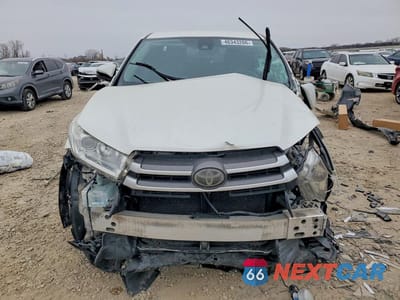 Piąte zdjęcie samochodu w środku: 2018 TOYOTA HIGHLANDER LE PLUS VIN:5TDZZRFH9JS236269 - miniatura