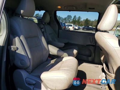 Zdjęcie 11 z 13 samochodu: 2015 TOYOTA SIENNA XLE 8-PASSENGER VIN:5TDYK3DC4FS608189 - miniatura