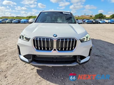 Piąte zdjęcie samochodu w środku: 2025 BMW X1 XDRIVE28I VIN:WBX73EF07S5077418 - miniatura